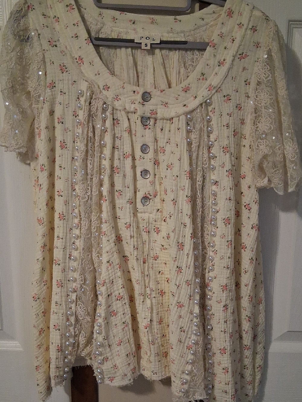 POL Cream Floral Lace/pearl-Trim Button Front Blouse